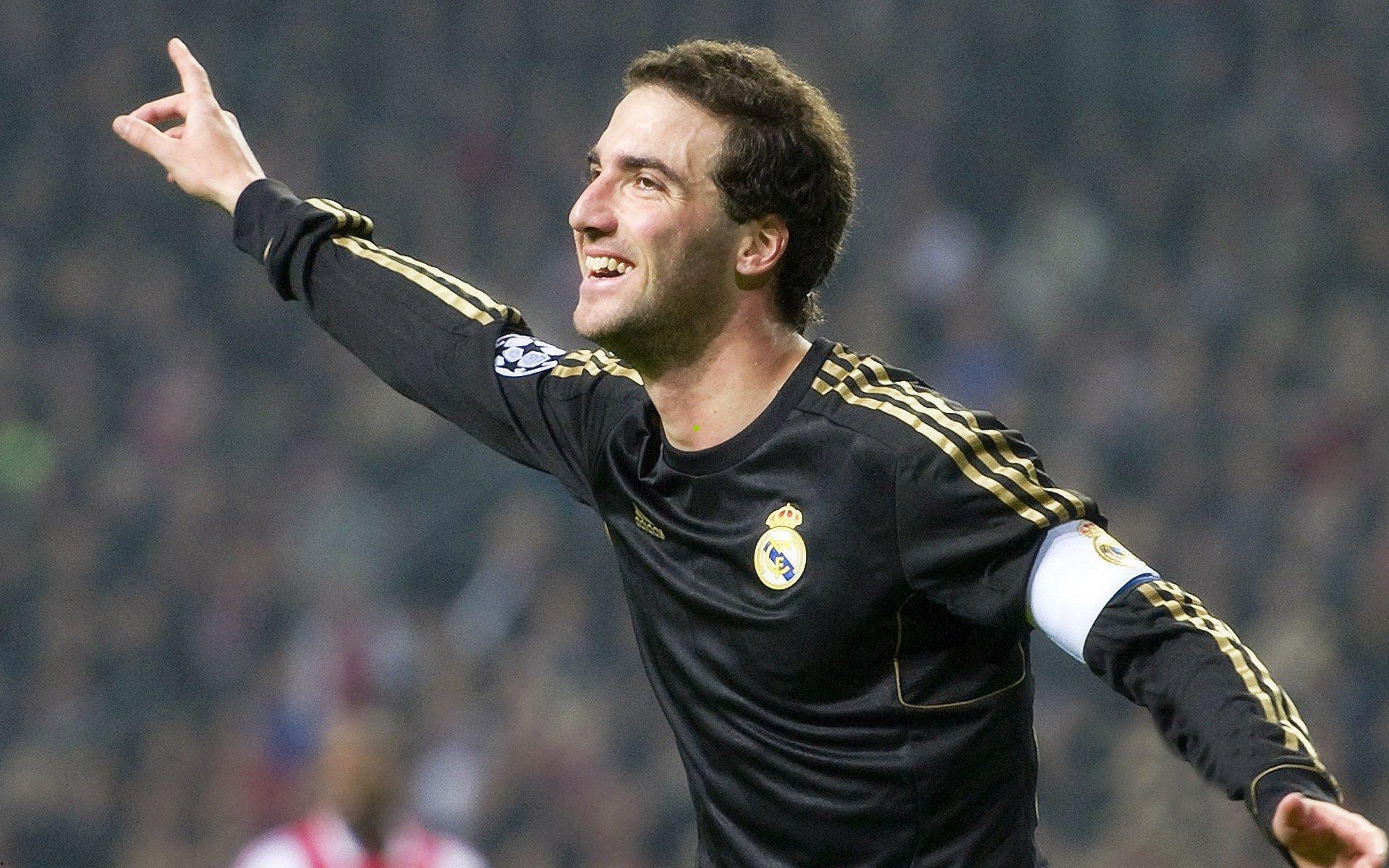 拜仁曼联引爆8500万欧中场争夺战 布莱顿新核巴莱巴的未来抉择